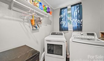 809 Elaine Dr, Albemarle, NC 28001
