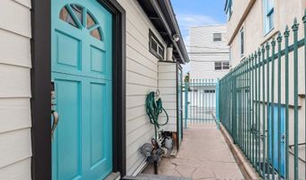 810 Vanitie Ct, San Diego, CA 92109