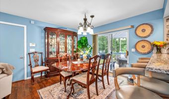 21 Lakeview Dr, Branford, CT 06405