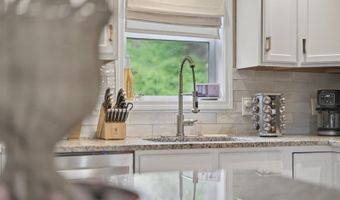 13 Valley Dr, Alloway, NJ 07418