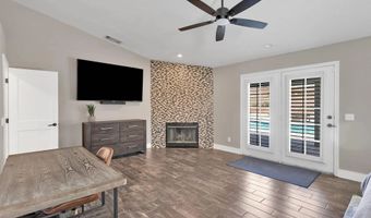 15305 Lookout Rd, Apple Valley, CA 92307