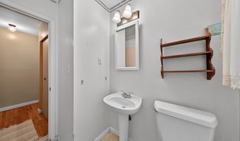 178 W SHELLEY Dr, Claymont, DE 19703