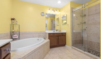 6 ELCO Ct, Bayonne, NJ 07002