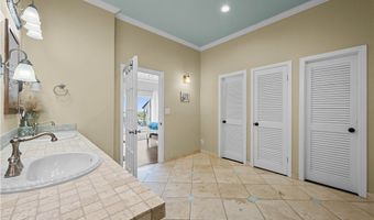214 Bayview Dr, Aransas Pass, TX 78336