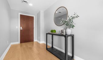 1020 N HIGHLAND St 524, Arlington, VA 22201
