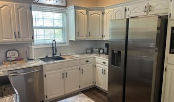 829 Rosemary Ave, Aurora, MO 65605