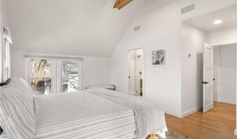 14 Robinson St, Narragansett, RI 02882