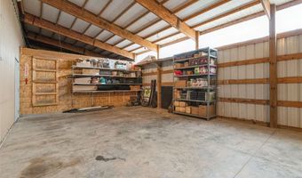 5276 Oakcrest Hill Rd SE, Riverside, IA 52327