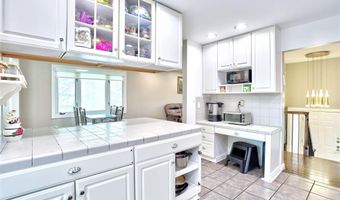 14 Montclair Ave, Airmont, NY 10952