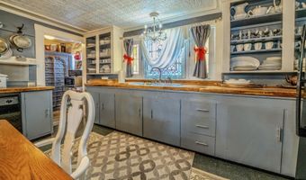 18 Waldo Ave, Belfast, ME 04915