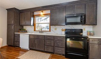 105 Ross Gdn NW, Alexandria, MN 56308