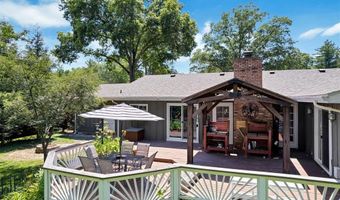 806 Hollyridge Dr, Ballwin, MO 63011