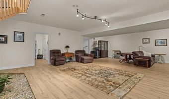 915 Timber Glen Ln, Ballwin, MO 63021