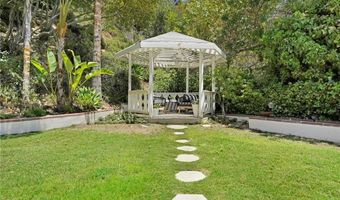 17043 Empanada Pl, Encino, CA 91436