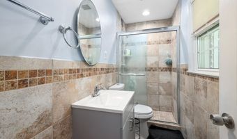 7044 CINDY Ln, Annandale, VA 22003