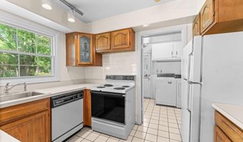 2902 STONYBROOK Dr, Bowie, MD 20715