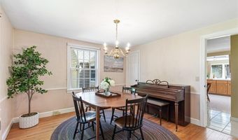1 Joann Dr, Barrington, RI 02806