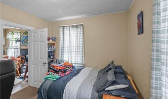 95 School St, Lincoln, RI 02865