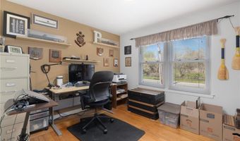 289 Oliphant Ln, Middletown, RI 02842