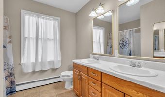 3 Drake Dr, Bayville, NJ 08721