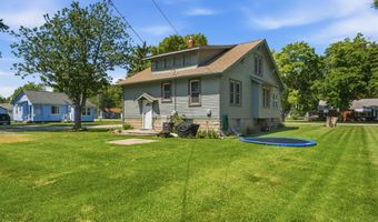 729 Smith St, Algonac, MI 48001