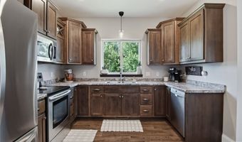 2292 Saint Andrews Dr, Altoona, WI 54720