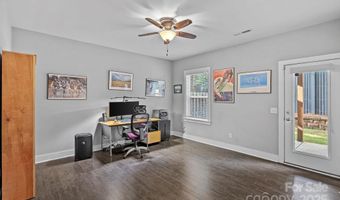 1910 Seegars Pl, Charlotte, NC 28204