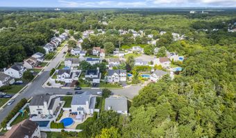 6 Surle Ct, Bayville, NJ 08721