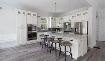 8804 WISSAHICKON Ave, Philadelphia, PA 19128