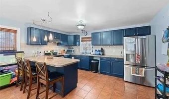 18 Calef St, Cranston, RI 02920