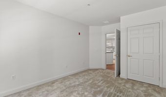 65 Hawthorne Dr 106, Bedford, NH 03110