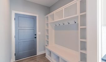 926 168th Ter, Basehor, KS 66007
