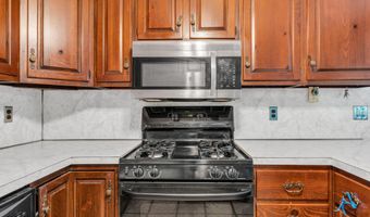 73 Locker St, Beachwood, NJ 08722