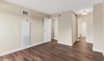 6101 EDSALL Rd 312, Alexandria, VA 22304