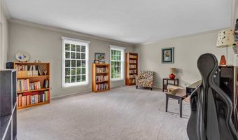 561 Willard Rd, Aurora, OH 44202