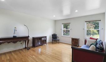 8418 STONE GATE Dr, Annandale, VA 22003