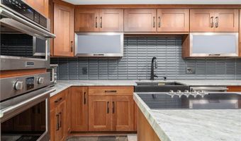24 Lincoln Dr, North Smithfield, RI 02896