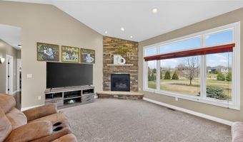 1442 30th St NW, Austin, MN 55912