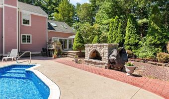 14 Bourget Ct, North Smithfield, RI 02896