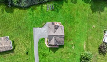 38 Greenridge Dr, Brookfield, CT 06804