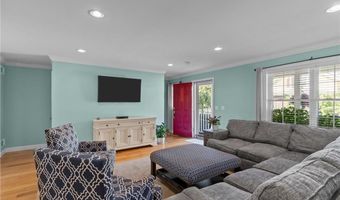 55 Vine St, East Greenwich, RI 02818