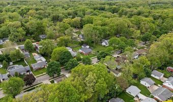 681 Archwood Dr, Ann Arbor, MI 48103
