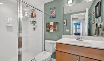 4113 S FOUR MILE RUN Dr 102, Arlington, VA 22204