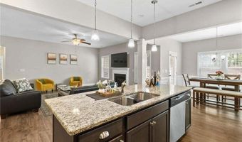 1245 Whitney Dr, Aberdeen, NC 28315