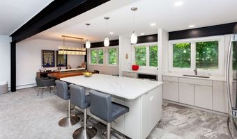 2201 Timberland Rd, Ames, IA 50014