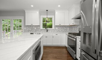 12 Cel Bret Dr, Danbury, CT 06810