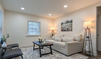 1872 Pickle Rd, Akron, OH 44312