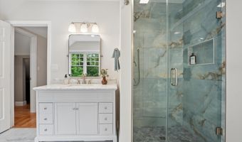 15 Strafford Ln, Bedford, NH 03110