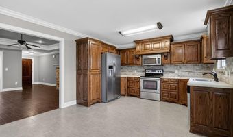 608 Surrey Ln, Benton, AR 72015