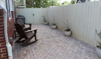 7703 NEWCASTLE Dr, Annandale, VA 22003